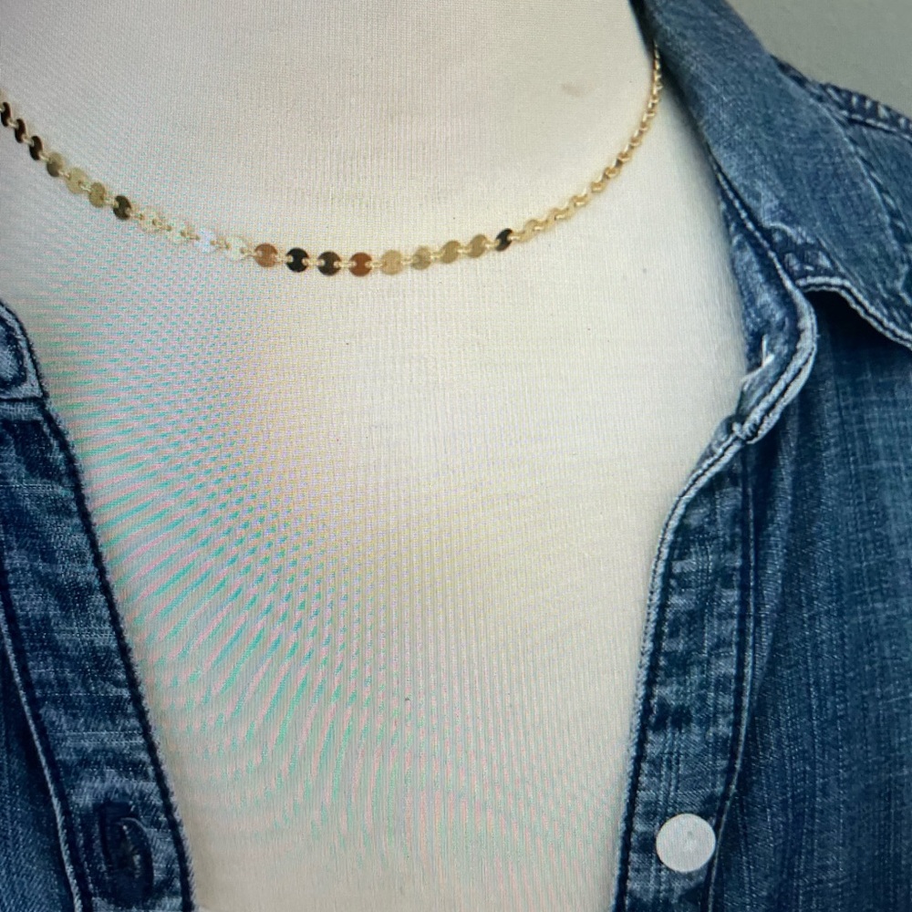 Gold disc choker necklace